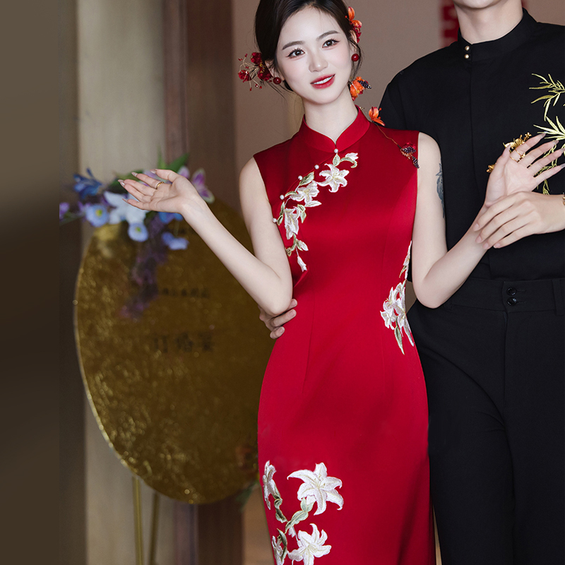New Chinese-Style Red Embroidered Cheongsam, Traditional Engagement Sleeveless Dress, 2025 New Wedding Toast Dress for Women, Summer