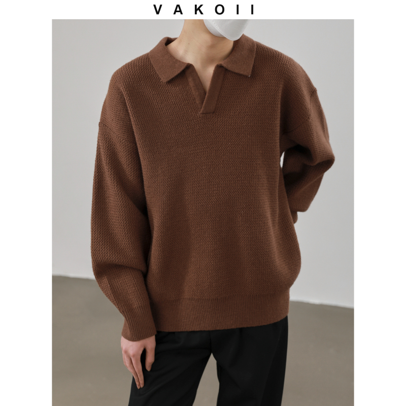 Vakoii Design-Inspired Notched Lapel Polo Knit Sweater for Men, Loose-Fitting Solid Color Sweater, Casual Versatile Korean Style Vakoii Design-Inspired Notched Lapel Polo Knit Sweater for Men, Loose-Fitting Solid Color Sweater, Casual Versatile Korean Style