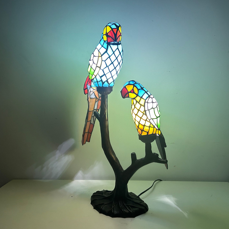 Tiffany-Style Bird Parrot Glass Decorative Lamp for Export, European Retro Tiffany Table Lamp, Light Luxury