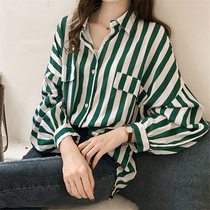 European station striped shirt female design sense niche 2021 Spring and Autumn Winter new long sleeve retro Hong Kong flavor top