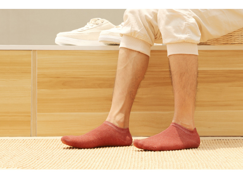 Vớ nam vớ cotton màu rắn mùa xuân và mùa thu vớ cotton thấm mồ hôi thấp để giúp vớ ống ngắn cho nam thể thao mùa hè miệng nông - Vớ sợi tre hộp vớ quà tặng cho nam