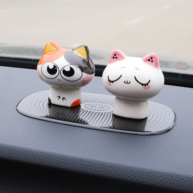 Car anti-skid pad car mobile phone center console high temperature resistant storage pad creative car decoration stickers car interior decoration