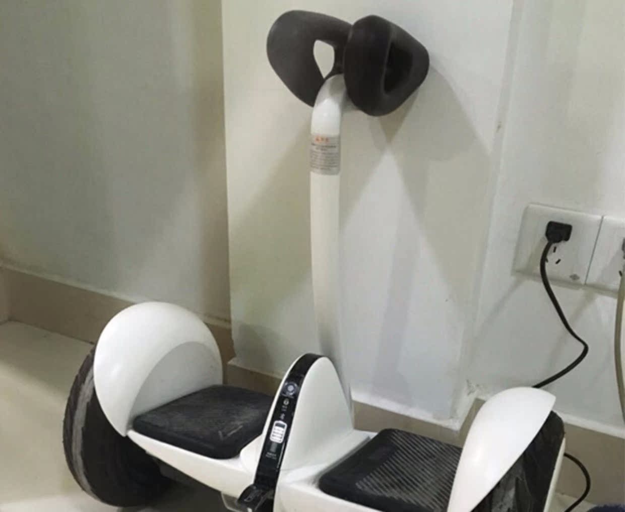 xe thăng bằng globber Millet chín mới cân bằng hai bánh xe ba lỗ 4 lỗ chính hãng phổ thông chính hãng 63V sạc phụ kiện dây nguồn 54 - Smart Scooter xe thăng bằng ander review