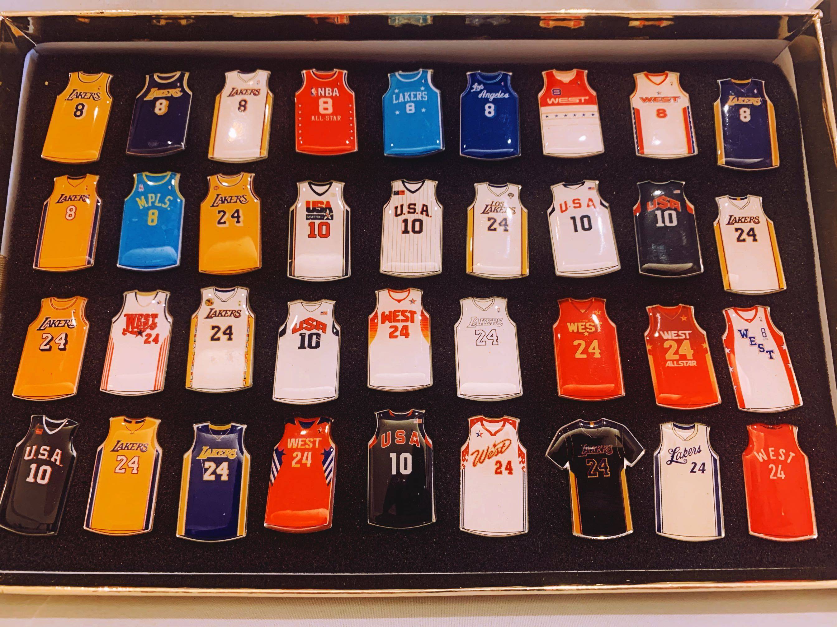 kobe ​​black mamba Kobe brooch full set of career jersey badges souvenir pins commemorative medal number 24