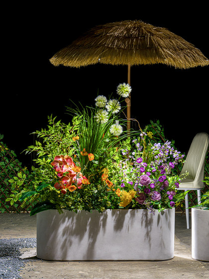 Large-Scale Simulated Flower Arrangements, Green Plants, Grass Piles, High-End Shopping Malls, Hotels, Wedding Landscapes, Decorative Scenery and Furnishings