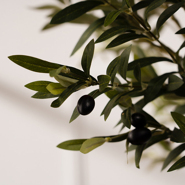 Large Nordic Artificial Tree, Simulated Green Plant Olive Tree, Floor-Standing Potted Plant, Home Living Room Indoor Landscaping Decoration Ornament