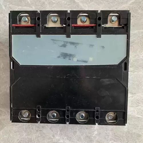 Шанхайский народный DZ20J-630A Трехфазный четырех-линейный выключатель с одноулистым выключателем с двумя отверстиями с двумя отверстиями.