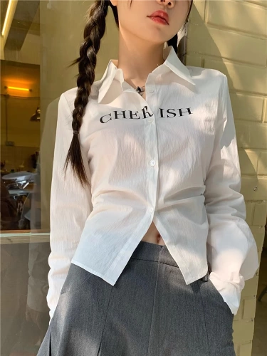 Белая осенняя приятная телу сексуальная рубашка