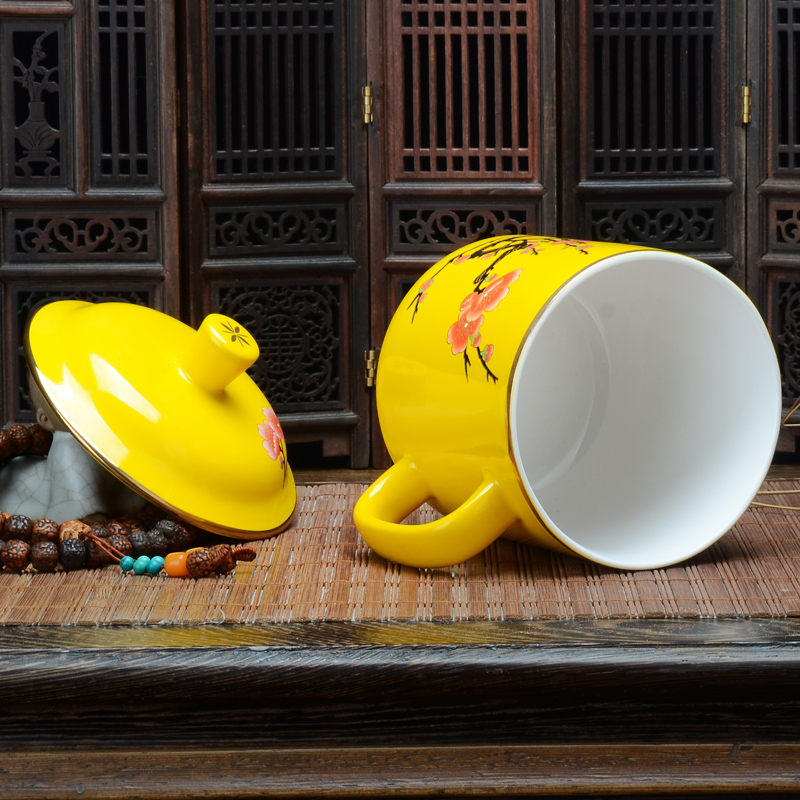 Liling red ceramic cup name plum flower general red yellow cups with cover business gifts can be customized LOGO