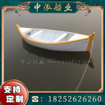 European-style wooden boats with one pointed end and two pointed ends large and small wooden boats decorative ornaments wooden boats sightseeing tour boats antique wooden boats