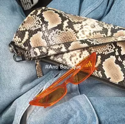 (ANTI)Niche retro baguette bag python snake pattern leather vintage shoulder bag ins wind patent leather