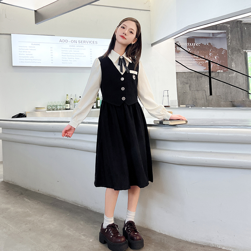 女の子のドレス春と秋 2025 新しい子供女の子カレッジスタイルスカートビッグ子供スタイルスピーチシャツスカート