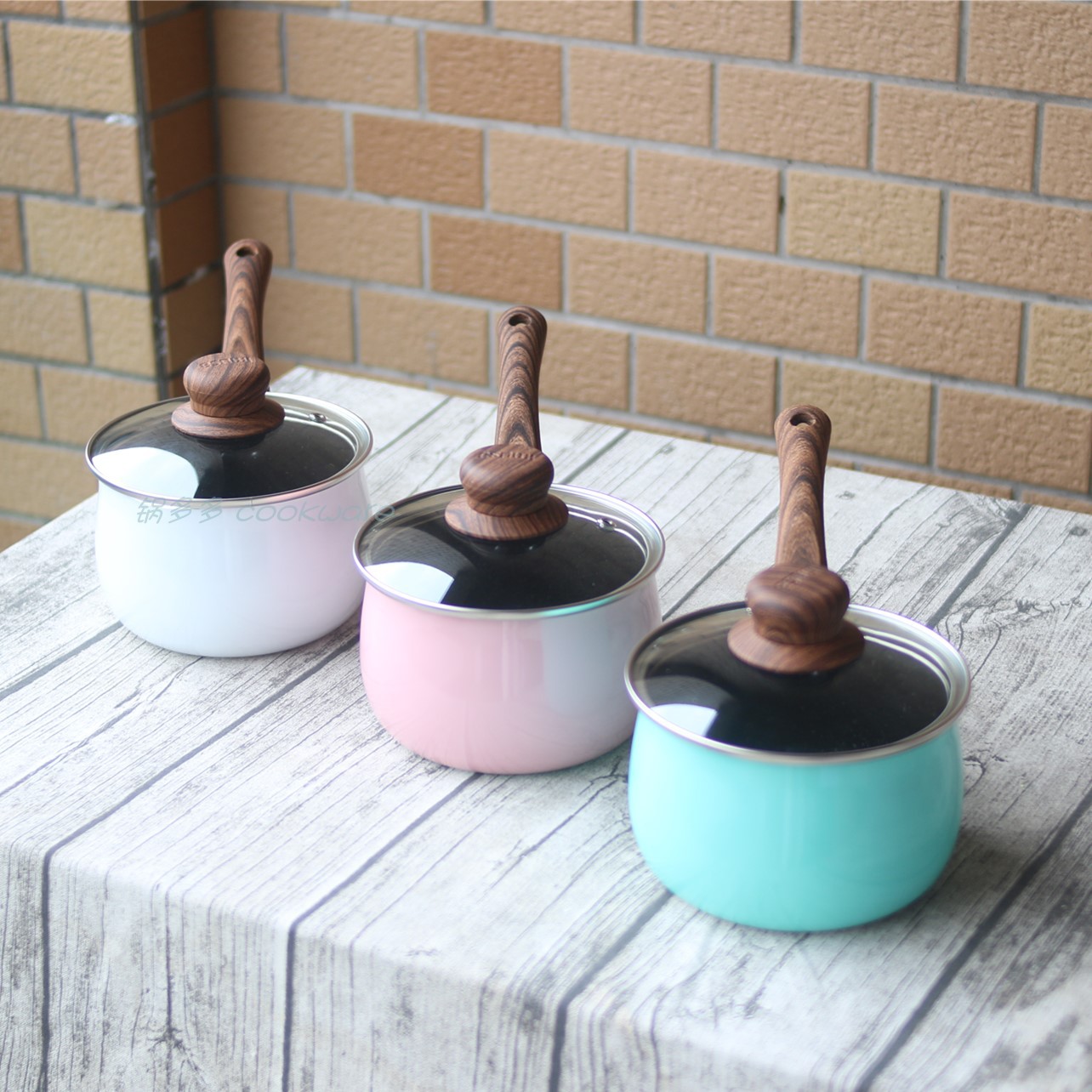 Induction cooker Nordic color 14cm belly milk pot Fried small pot with diversion nozzle Non-food instant noodle pot