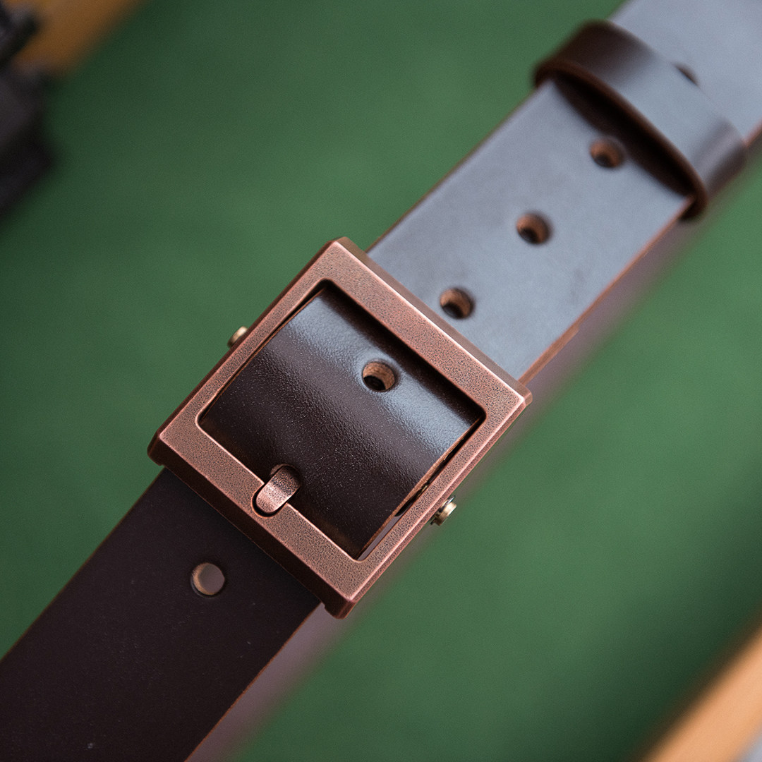 UK imports JE Horse Rein Leather Strap Pure Handmade Red Copper head Men Business Light Extravagant Leather