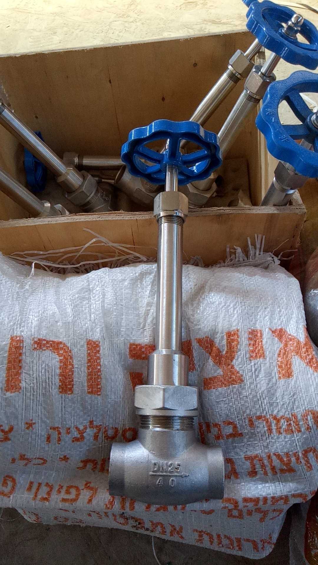 Low temperature valve 304 stainless steel stop valve DN25 welding valve oxygen storage tank equipment long shaft cryogenic valve accessories
