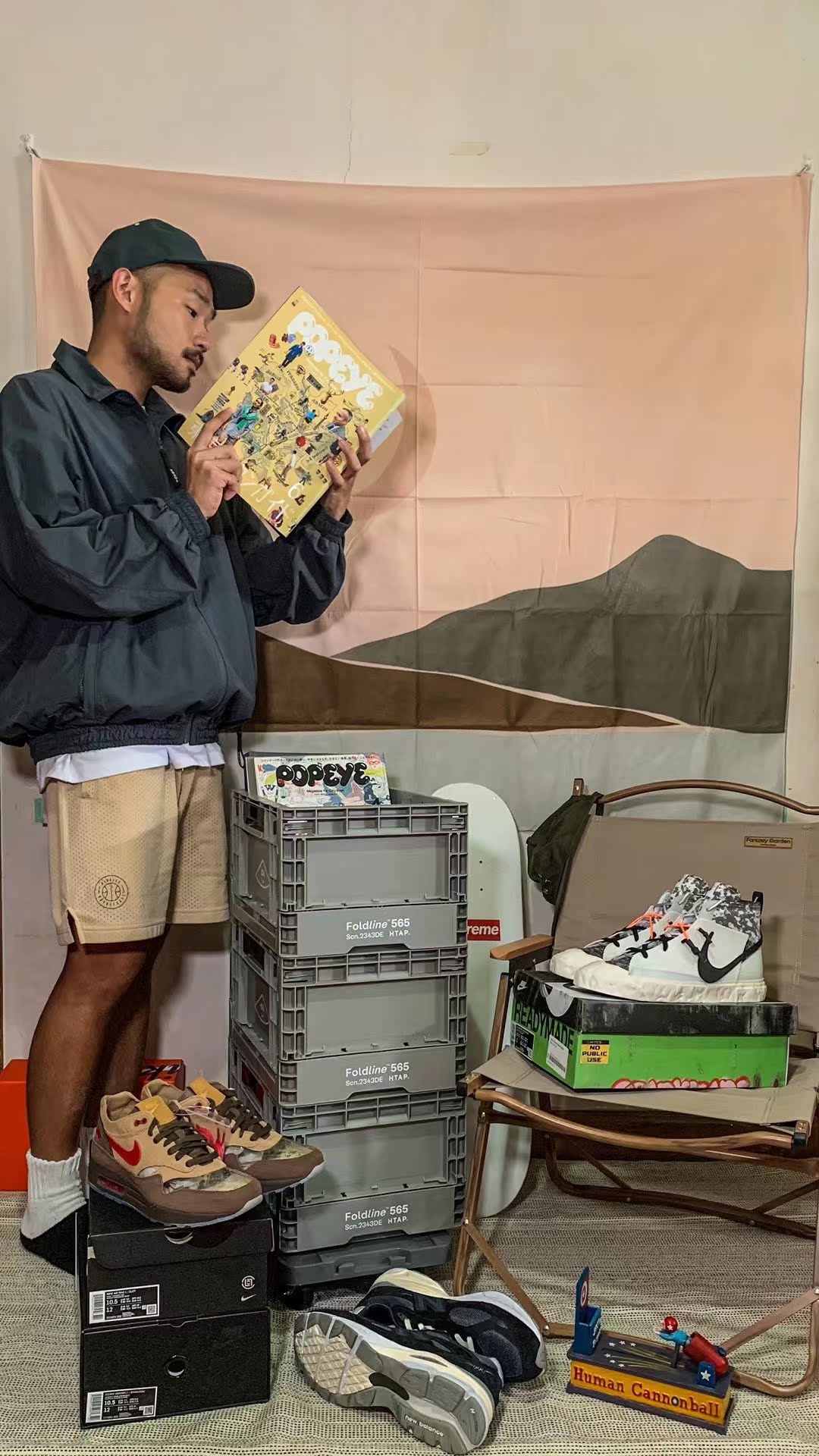 Spot HTAP Smiley face folding storage box Black gray thickened mobile cabinet Book box Camping coffee car outdoor