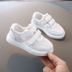 giày lưới thở để ngăn chặn giày gót chân chàng trai nhỏ giày trắng mùa xuân và mùa hè Hàn Quốc phiên bản của phiên bản Hàn Quốc của trẻ em rỗng chống trượt cô gái đỏ ròng. 