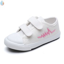 Spring and Autumn girls breathable canvas shoes Low-top baby cloth shoes Boys soft soleplate shoes Wild 1 3 7-year-old girl shoes