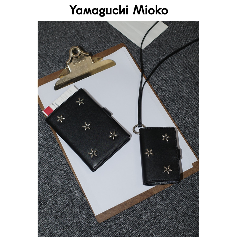 Yamaguchi Mibag's "Tropic Petals" Is a Great Travel Item! New Imported Leather Card Holder Wallet Passport Holder Yamaguchi Mibag's "Tropic Petals" Is a Great Travel Item! New Imported Leather Card Holder Wallet Passport Holder