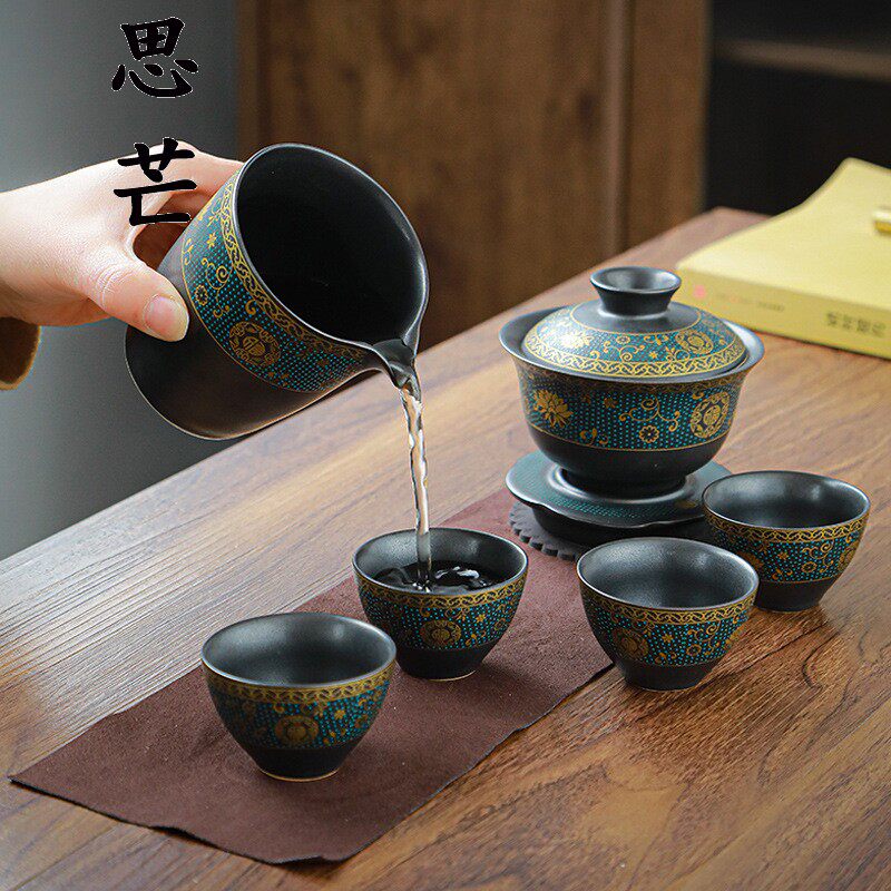 Outdoor tea toilet equipped with automatic tea set household living room small set lazy kung fu tea cup ceramic portable