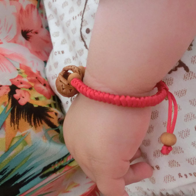 Zen Yige trẻ sơ sinh em bé hòa bình đào gỗ dây đỏ dệt vòng tay vòng chân đào lõi tay và chuỗi chân trang sức - Vòng chân phụ kiện thời trang nữ