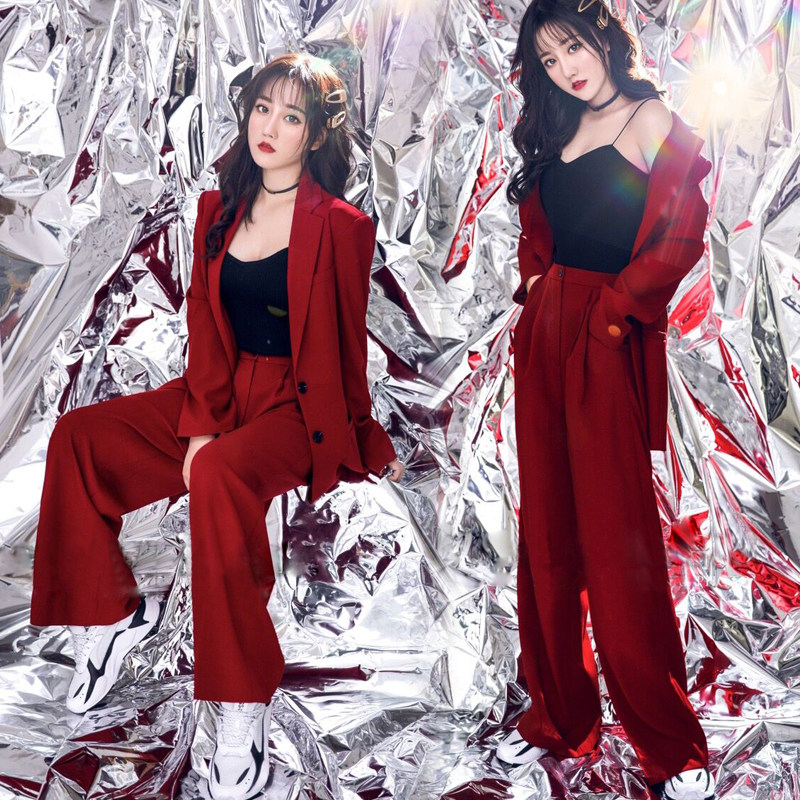 Photo Gallery Writing True Theme 2022 New Personal Image Photos Clothing Lady Suit Magazine Cover Photo Clothing Accessories