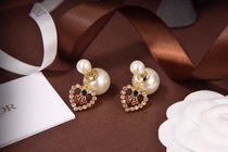 Dior Dior 21 new rhinestone pearl classic CD letters bee heart heart earrings earrings women