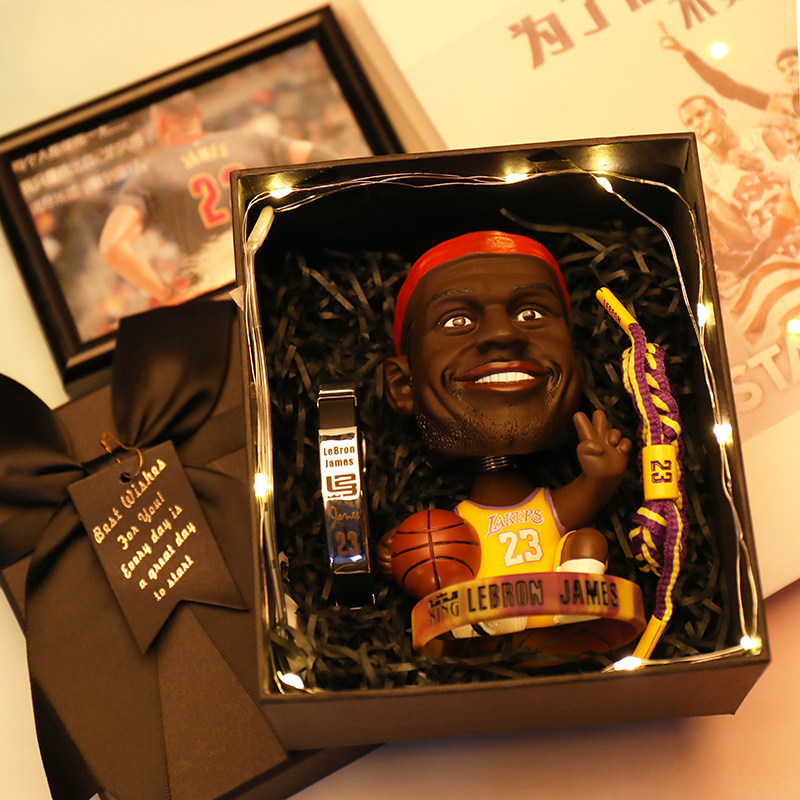 James model birthday gift for boys basketball starring Ring Cosby Owen Curry doll model perimeter
