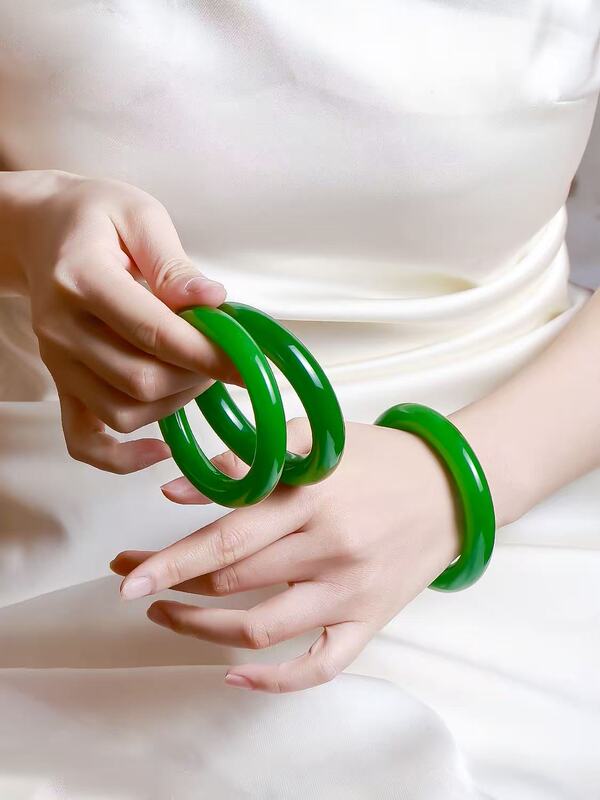 【National Jade Masterpiece】Russian Jasper and Hetian Jade Collector's Grade Spicy Green Jade Bracelet Jade Bangle Set