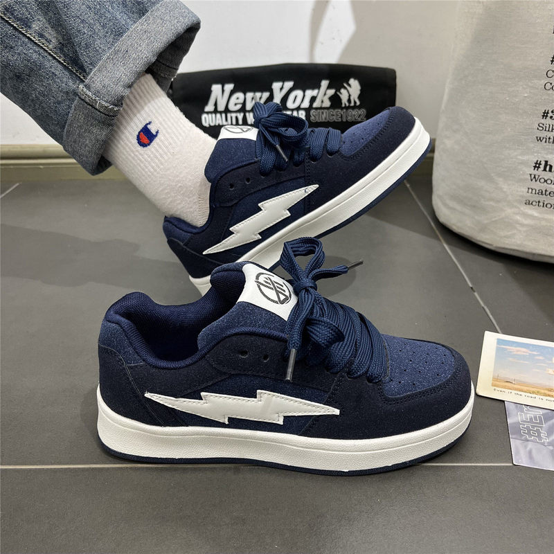 Niche Men's Shoes 2026 Spring New Model Student Retro Skateboarding Loafers Chic Versatile Couple Casual Sneakers Niche Men's Shoes 2026 Spring New Model Student Retro Skateboarding Loafers Chic Versatile Couple Casual Sneakers