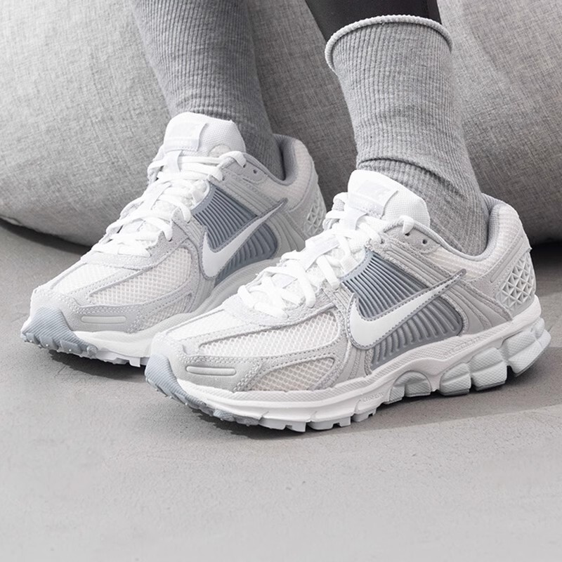 Authentic Nike Women's Shoes Nike Zoom Vomero 5 Mesh Breathable Sports Shoes Lightweight Running Shoes Hq0458 Authentic Nike Women's Shoes Nike Zoom Vomero 5 Mesh Breathable Sports Shoes Lightweight Running Shoes Hq0458