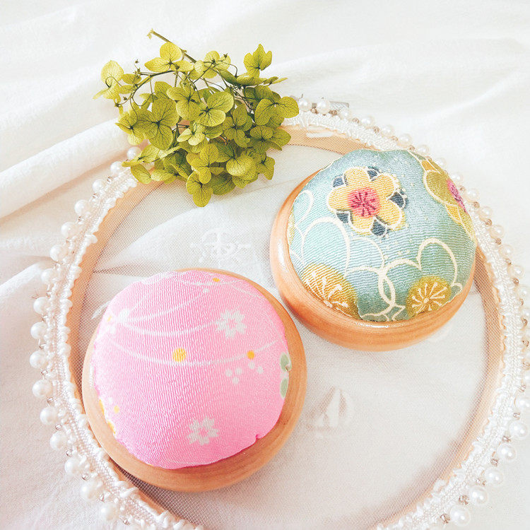 Japanese semi-circular log base Needle bead needle storage needle holder Handmade fabric sewing DIY tool needle plug bag