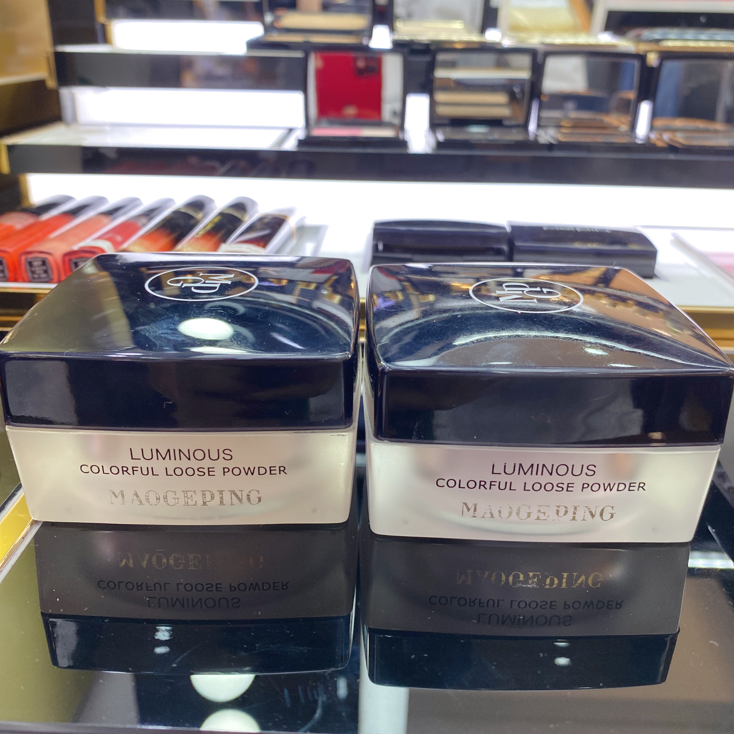 Mao Gobi Light Sensation Color Bright Face Powder Bicolor Color Honey Powder Control Makeup Delivery Powder Bashing Pearl Light Color Matt Matt