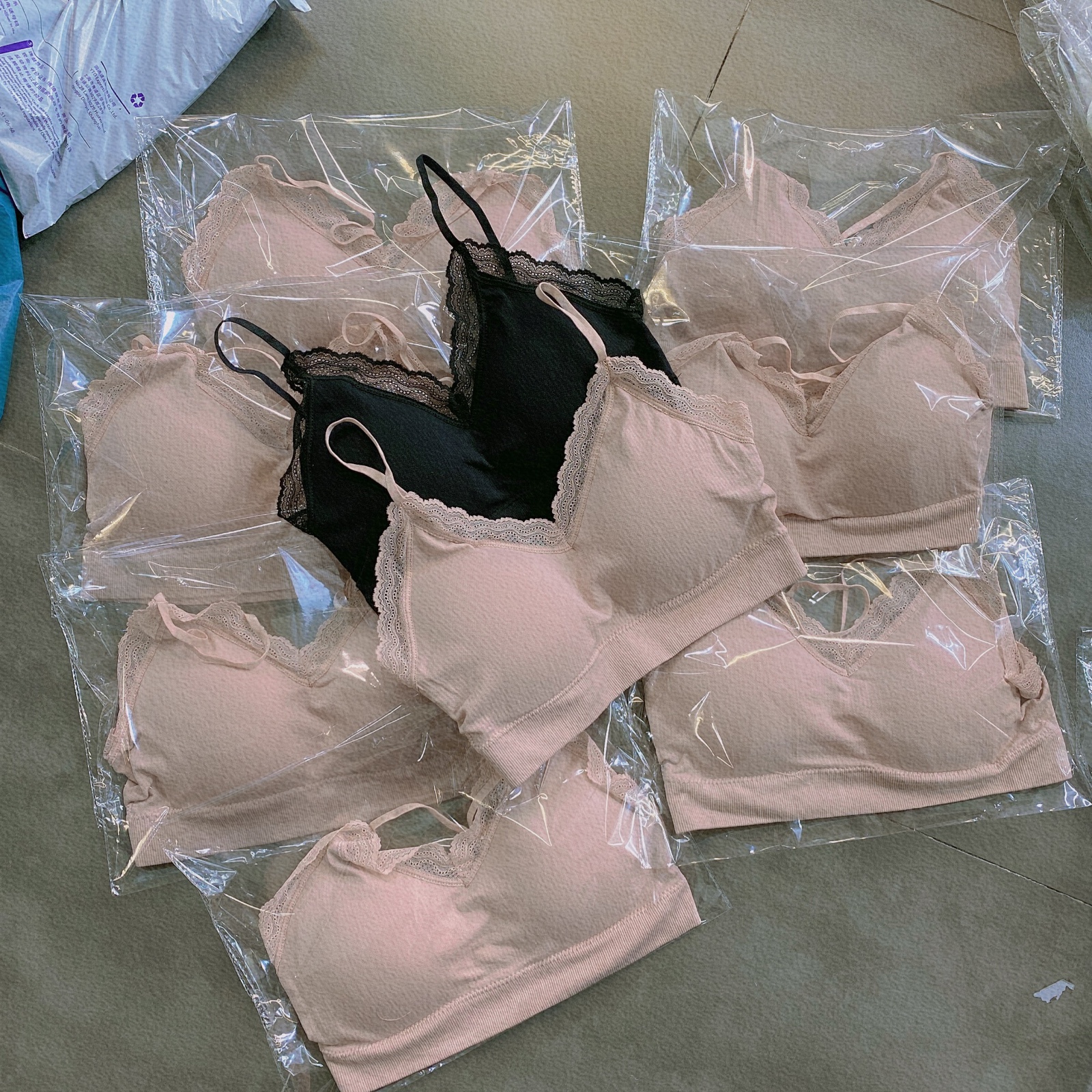 Net red with the same bra underwear 2023 summer with a chest cushion soft back Hui lace hanging vest 8008