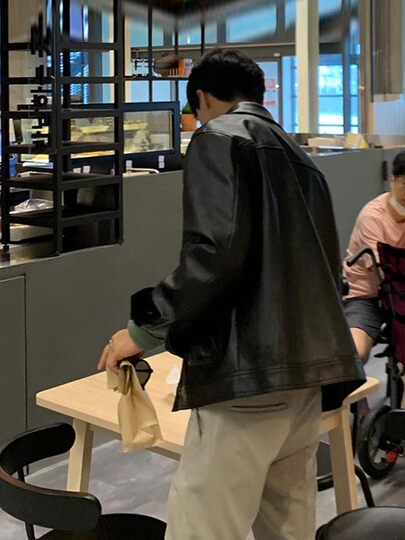 Spring and Autumn new style leather jacket for men, loose and trendy, youthful, handsome, lapel, motorcycle jacket, Hong Kong style, retro and versatile