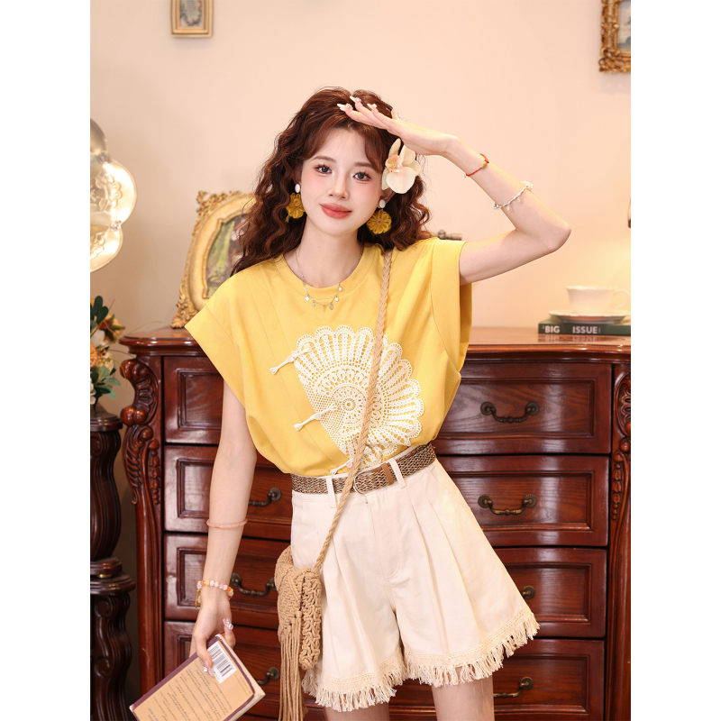 Wen Shumin [Mango Milkshake] Vintage Yellow Embroidered T-Shirt for Women, Summer Design, Loose Fit, Anti-Exposure Top