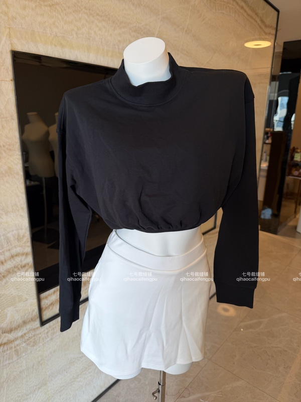 Korean-Style Half-High Collar Short Crop Top Sweatshirt for Women, with Elasticated Hem and Pleated Design, Slimming Effect, Drop Shoulder, Long Sleeve Base Shirt Korean-Style Half-High Collar Short Crop Top Sweatshirt for Women, with Elasticated Hem and Pleated Design, Slimming Effect, Drop Shoulder, Long Sleeve Base Shirt