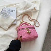 Встал большой