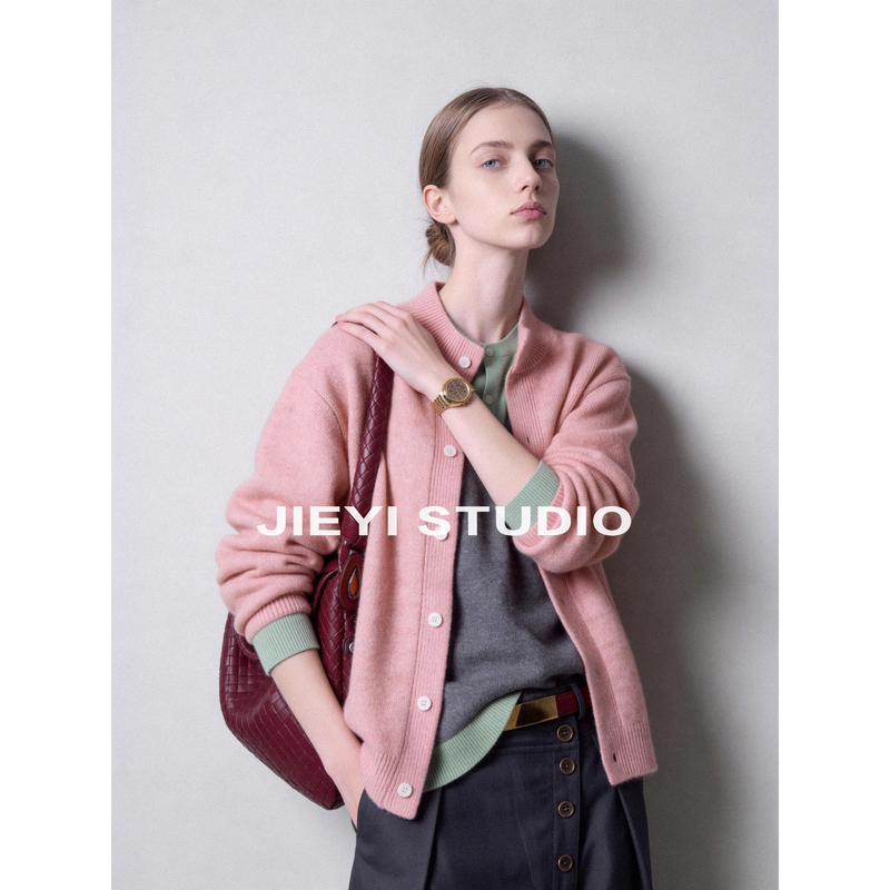 Jieyi Candy-Colored Long-Sleeved Stand-Up Collar White-Enhancing Knitted Cardigan with Stand-Up Collar, Ribbed Hem, Wool Blend Short Wide Coat Jieyi Candy-Colored Long-Sleeved Stand-Up Collar White-Enhancing Knitted Cardigan with Stand-Up Collar, Ribbed Hem, Wool Blend Short Wide Coat