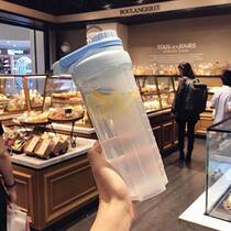 Fitness sports shake cup Protein powder mixing plastic men and women with scale large capacity Korean version of the fashion portable water cup