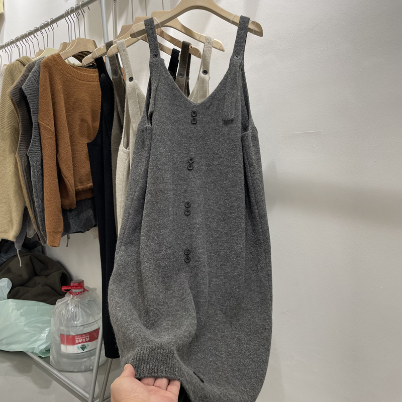 Gray Knitted Suspender Dress for Women, Spring and Autumn 2026 New Style, Loose Mid-Length Sweater Dress for Outerwear Gray Knitted Suspender Dress for Women, Spring and Autumn 2026 New Style, Loose Mid-Length Sweater Dress for Outerwear