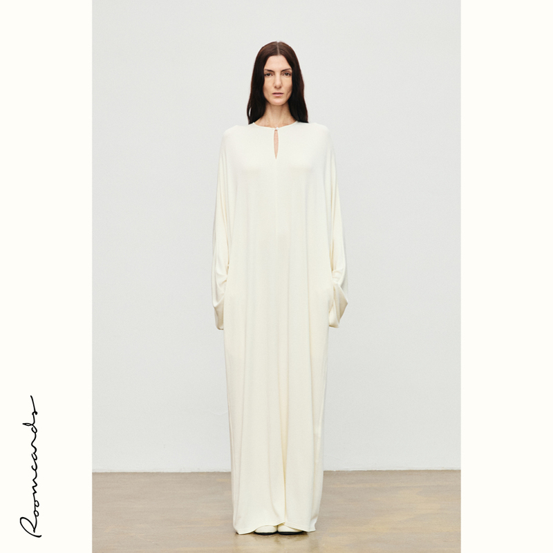 Roomcards Independent Designer Brand White/Black Simple Long-Sleeved Knitted Dress Skin-Friendly Long Dress