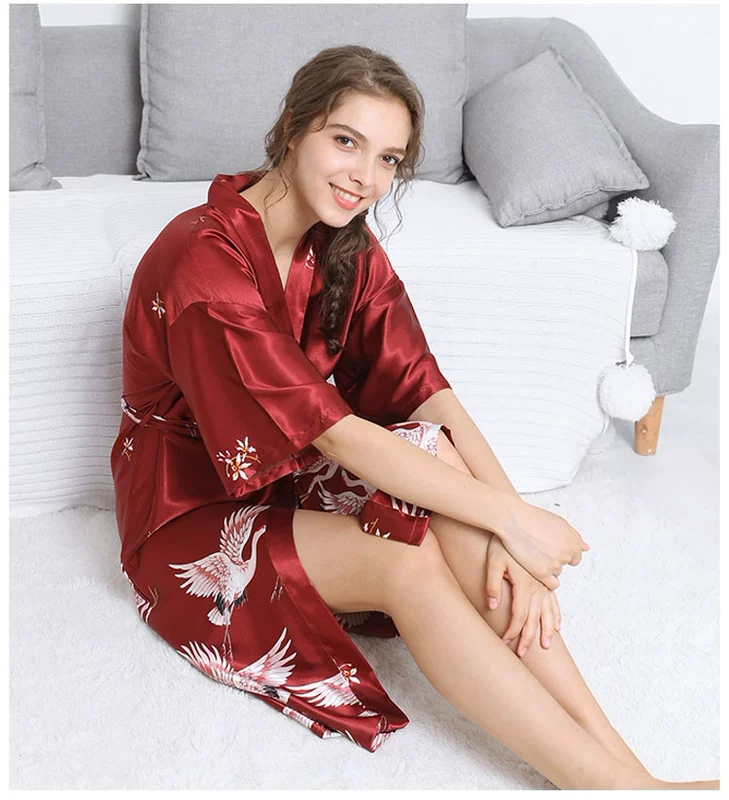 Kéo sợi tơ ngủ màu đỏ nữ mùa hè băng lụa áo cưới đám cưới áo ngủ nữ