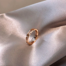 Hong Kong (designer) RVY 2021 New ring female Plaid texture fashion light luxury simple food ring