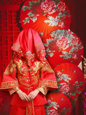 Oil paper umbrella Female ancient style Hanfu umbrella Chinese wedding decoration umbrella Hanging ceiling umbrella Festive bride props dance umbrella Red umbrella