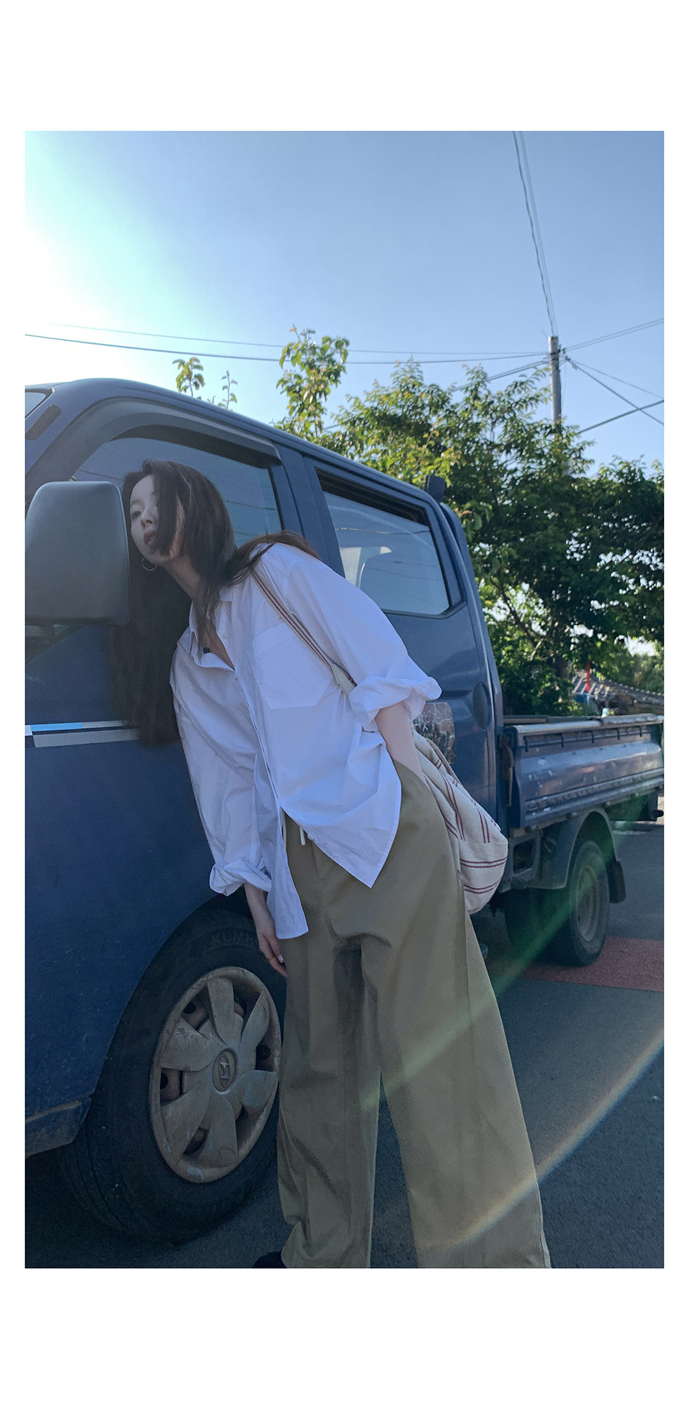 HelloooEat хлопковая белая рубашка / лиоцелловые брюки карго / футболка с принтом