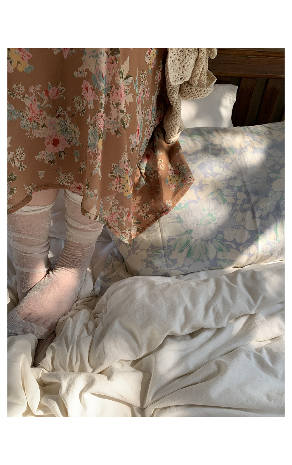 HelloooEat  法式复古碎花吊带连衣裙修身显瘦气质蕾丝花边中长裙