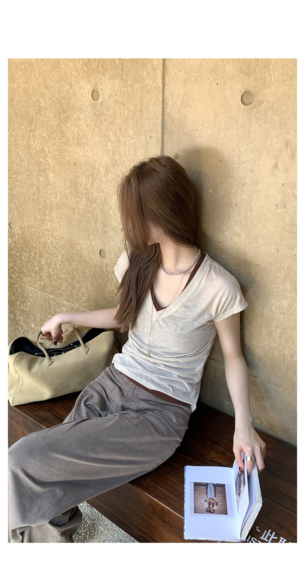 Hellooo Eat эластичная приталенная футболка с V-образным вырезом из полиэстера и льна