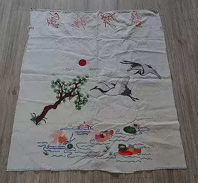 Old hand embroidery Cultural Revolution Northeast old door curtain pine crane goldfish Mandarin duck Lotus pure hand embroidery good photo