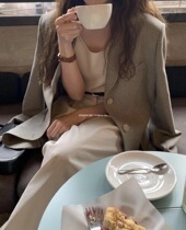High sense chic ~ Korean east gate 2021 new 100 hitch retro lattice fine spinning wool west suit jacket woman